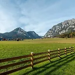 Mountain Paradise - By Mynests