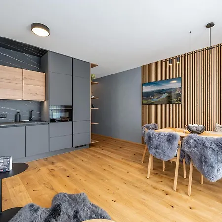 Mountain Paradise - By Mynests דירה גרובמינג