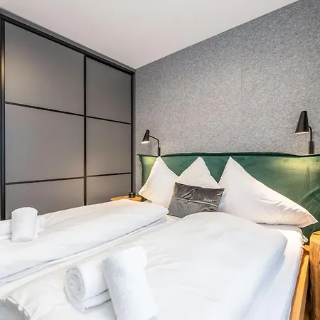 Mountain Paradise - By Mynests גרובמינג