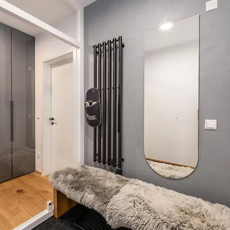 Mountain Paradise - By Mynests דירה גרובמינג