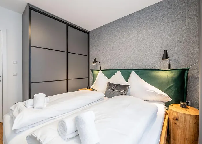 Mountain Paradise - By Mynests Grobming