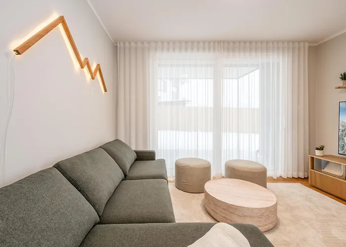 Mountain Paradise - By Mynests Grobming