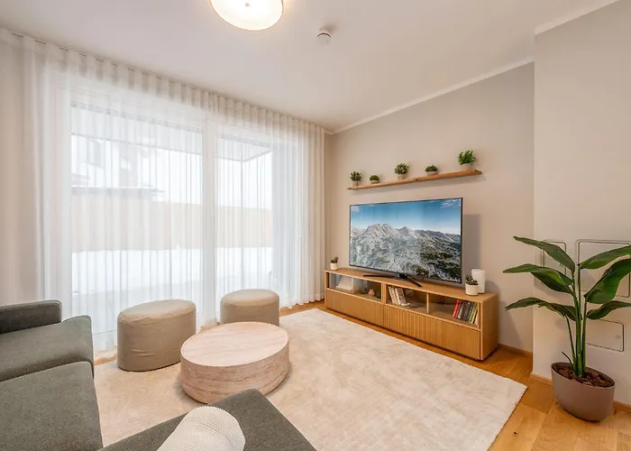 Mountain Paradise - By Mynests Grobming